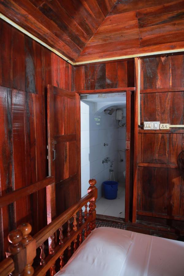 Malayalam Lake Resort Alappuzha Dış mekan fotoğraf